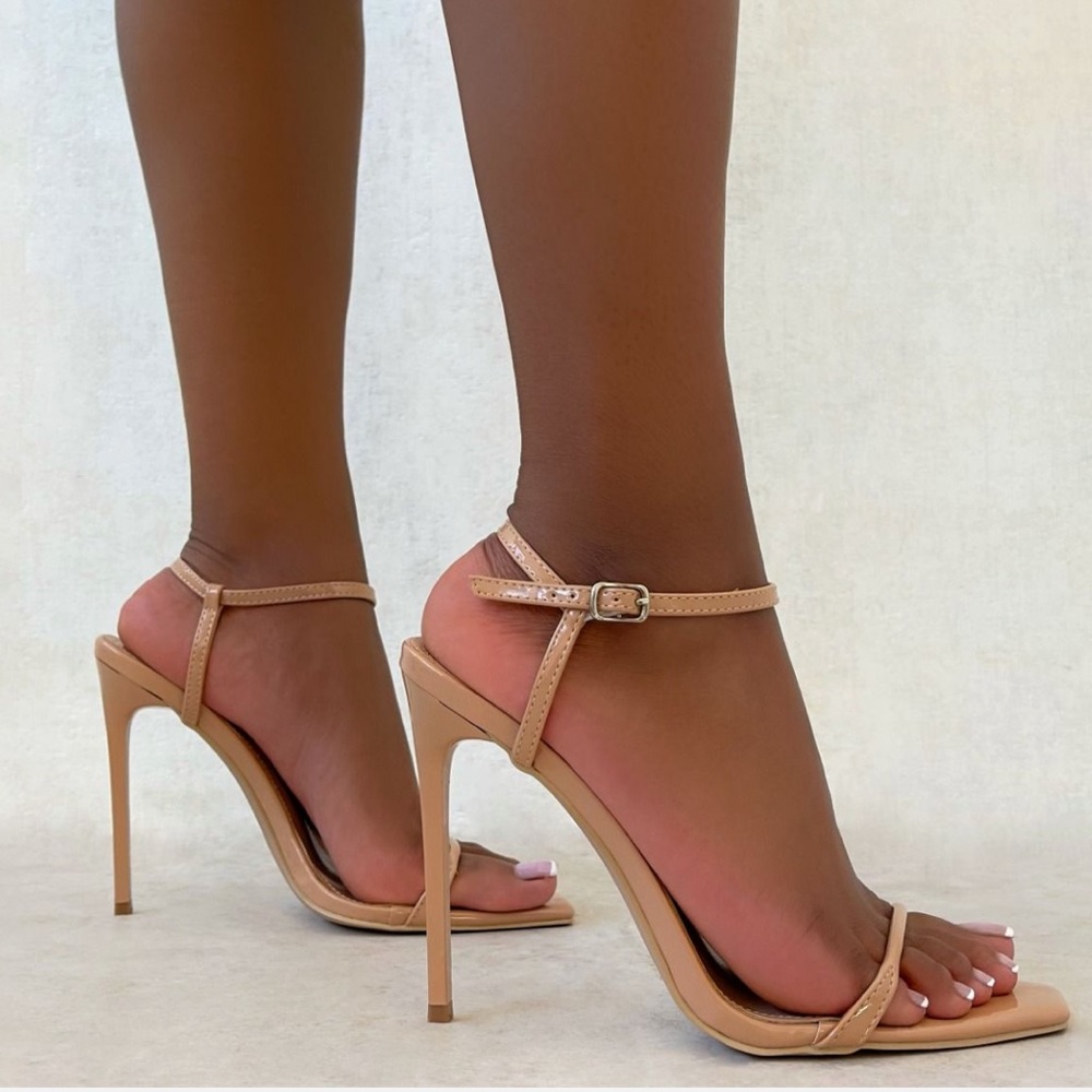 Simmi Nolan Strappy Nude Heels Size 8